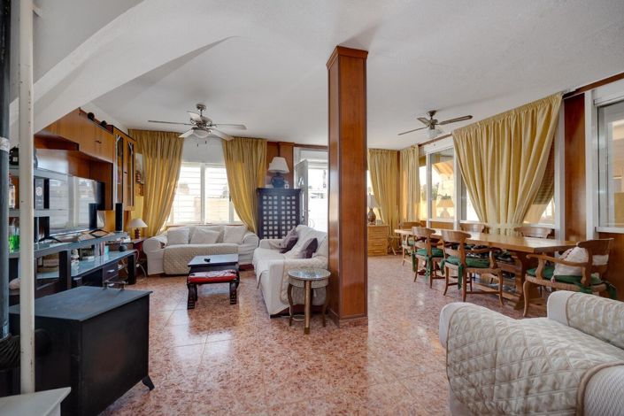 Image No.11-4 Bed Townhouse for sale