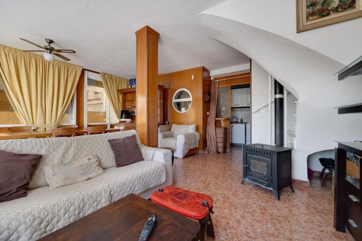 Image No.14-4 Bed Townhouse for sale