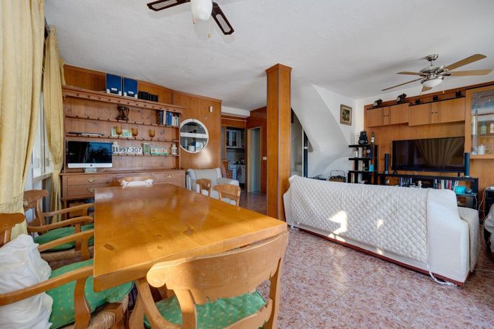 Image No.16-4 Bed Townhouse for sale