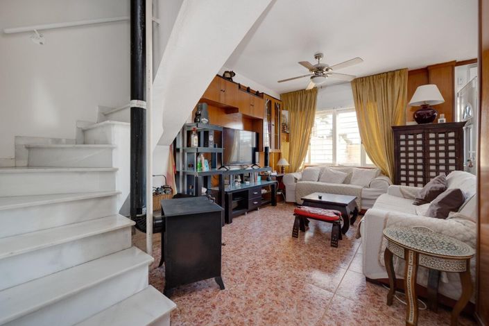 Image No.17-4 Bed Townhouse for sale