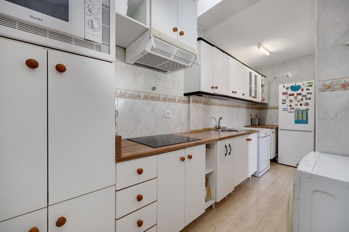 Image No.18-4 Bed Townhouse for sale