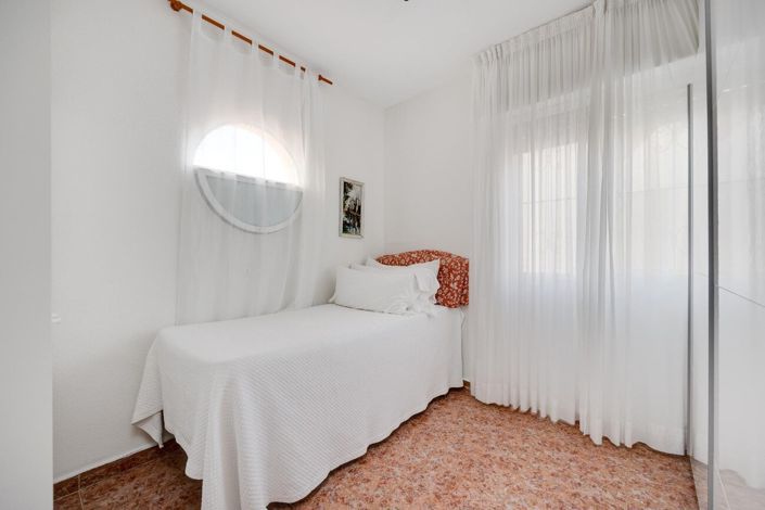 Image No.23-4 Bed Townhouse for sale