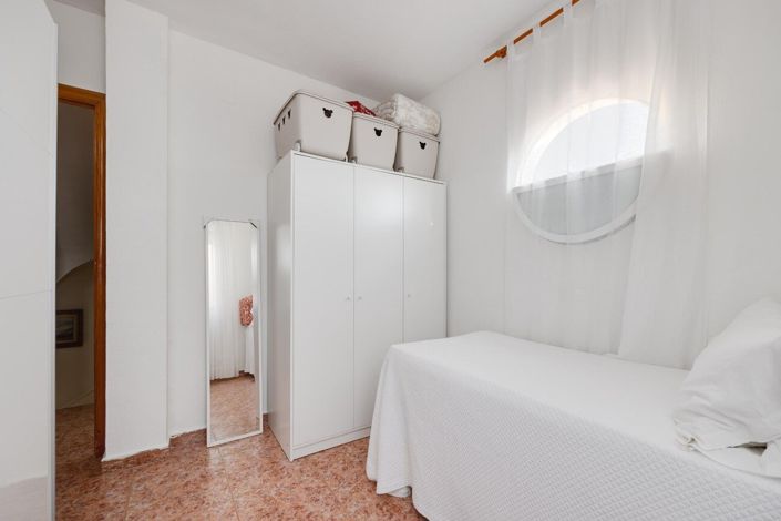 Image No.26-4 Bed Townhouse for sale