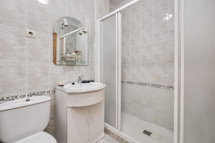 Image No.17-2 Bed Apartment for sale