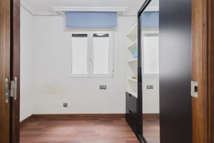 Image No.20-3 Bed Apartment for sale