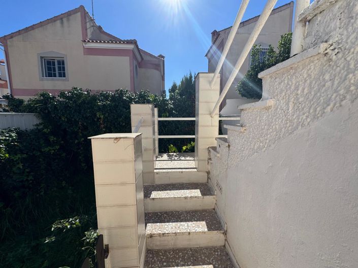 Image No.36-3 Bed Townhouse for sale