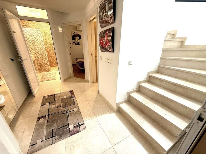 Image No.28-4 Bed Villa for sale