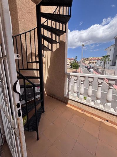 Image No.19-3 Bed Townhouse for sale