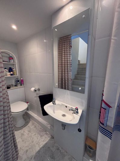 Image No.28-3 Bed Townhouse for sale