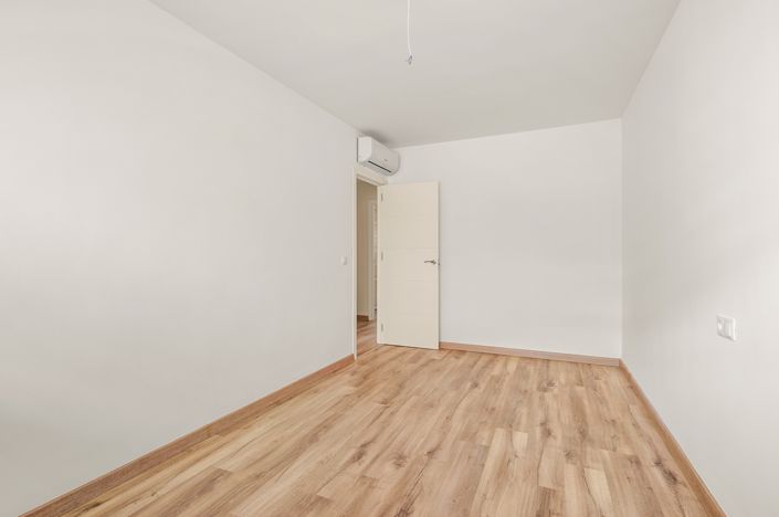 Image No.18-3 Bed Apartment for sale