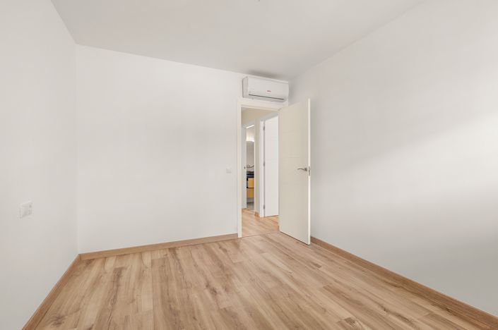 Image No.20-3 Bed Apartment for sale