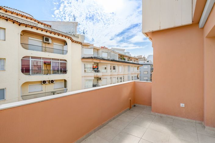 Image No.21-3 Bed Apartment for sale