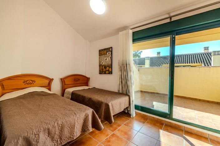 Image No.5-4 Bed Townhouse for sale