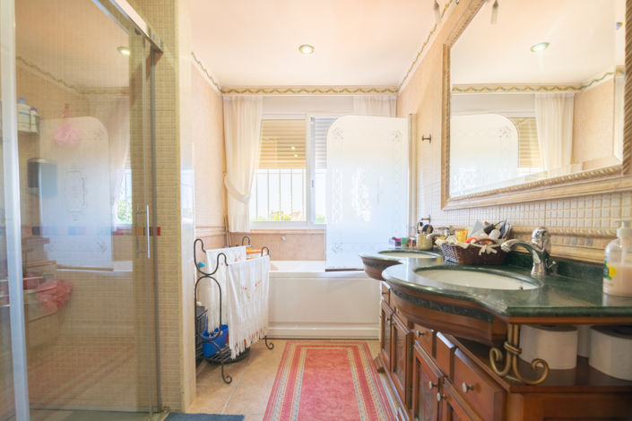 Image No.20-7 Bed Villa for sale