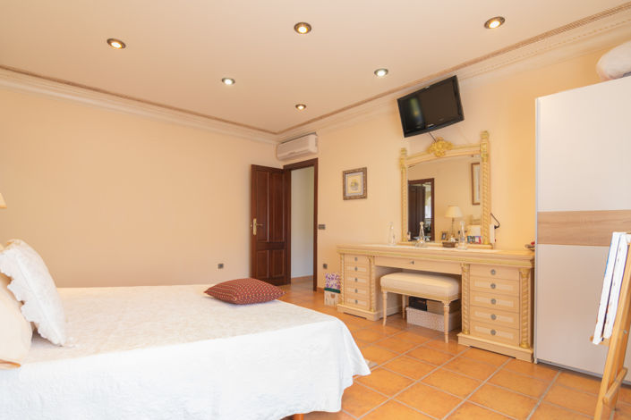 Image No.24-7 Bed Villa for sale