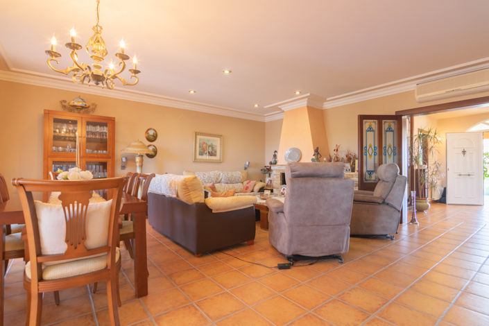 Image No.4-7 Bed Villa for sale