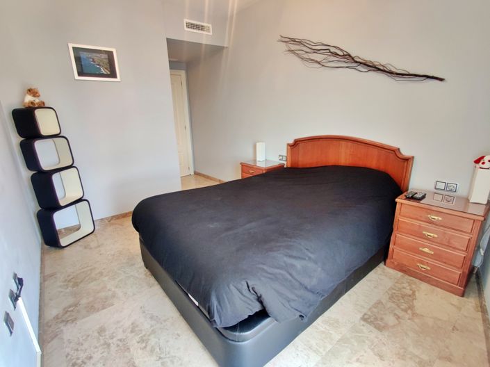 Image No.21-3 Bed Apartment for sale