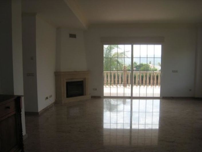 Image No.4-6 Bed Villa for sale