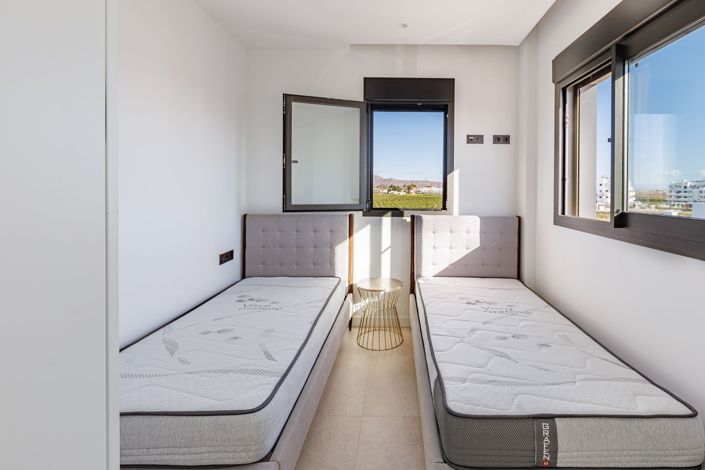 Image No.25-2 Bed Apartment for sale