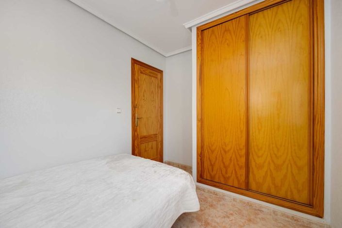 Image No.18-3 Bed Townhouse for sale