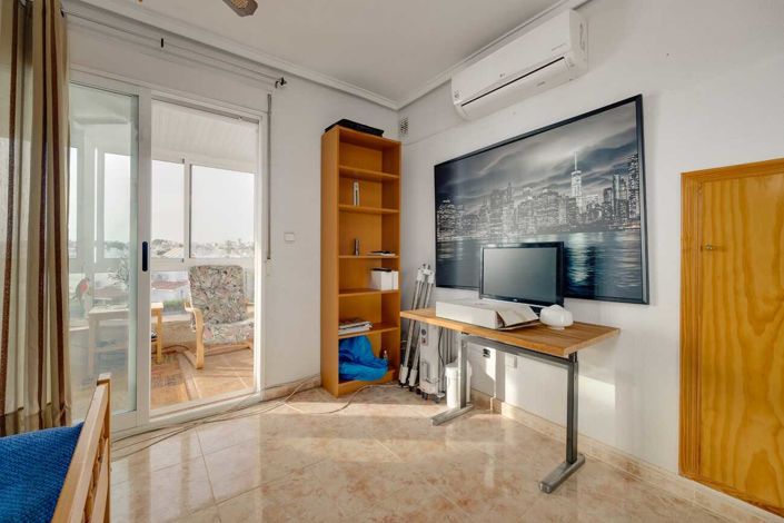 Image No.21-3 Bed Townhouse for sale