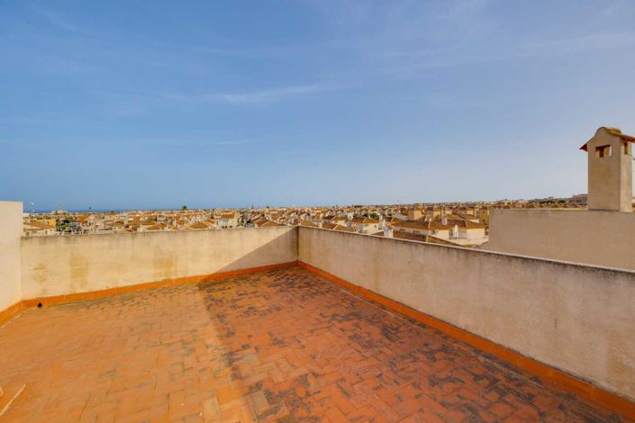Image No.30-3 Bed Townhouse for sale