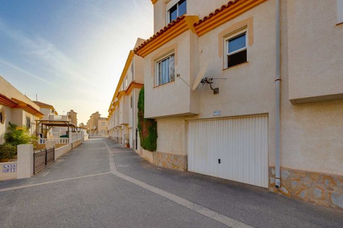 Image No.4-3 Bed Townhouse for sale