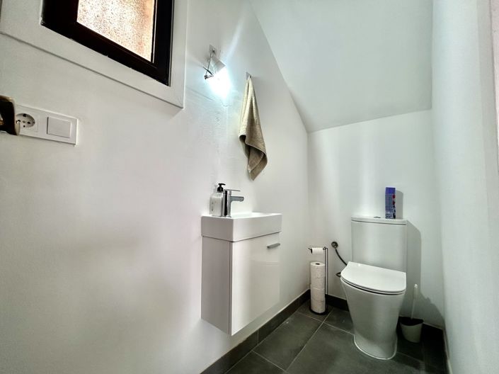 Image No.24-2 Bed Villa for sale