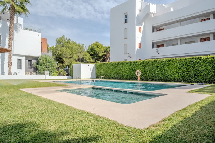 Image No.2-2 Bed Townhouse for sale