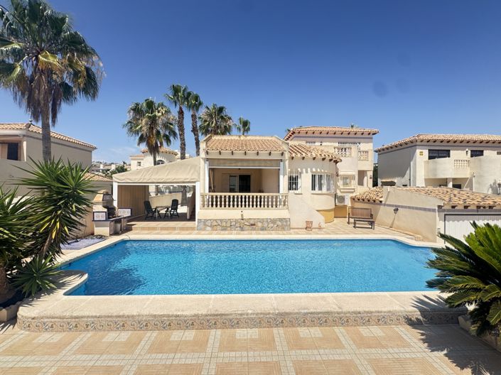 Image No.1-3 Bed Villa for sale