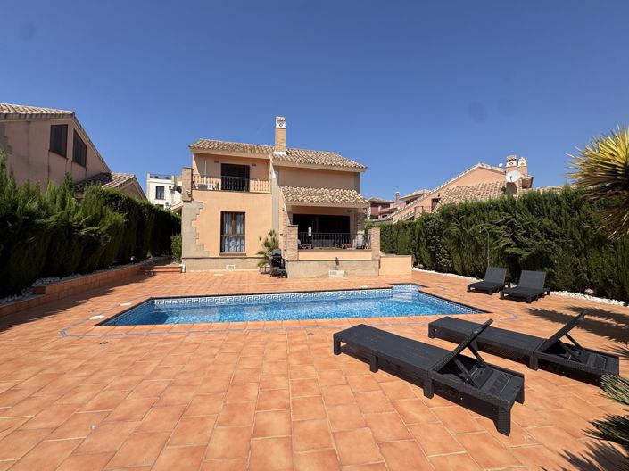 Image No.1-3 Bed Villa for sale