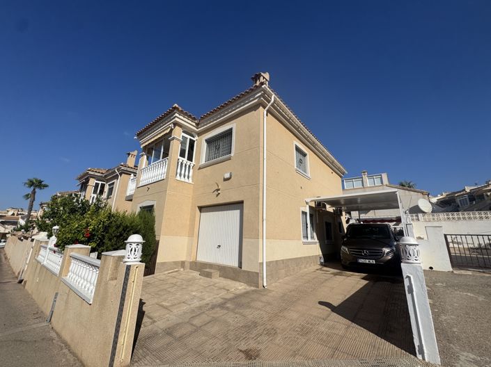 Image No.1-4 Bed Villa for sale
