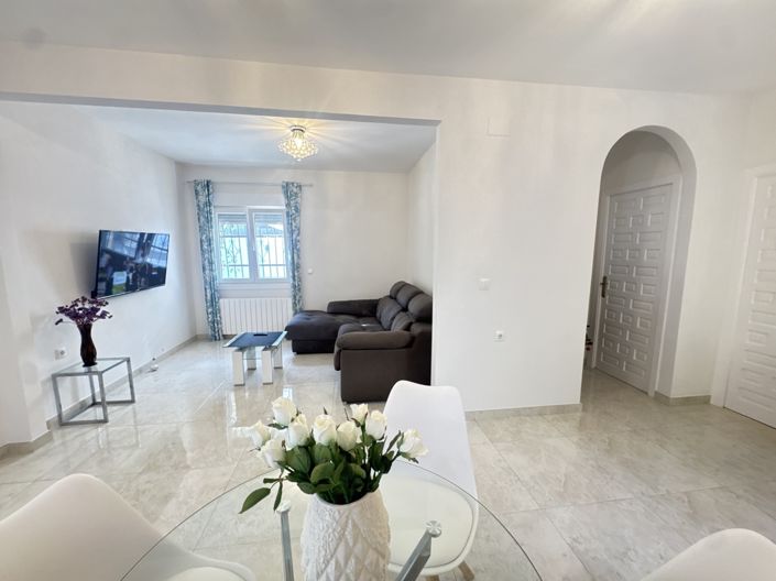 Image No.11-3 Bed Villa for sale