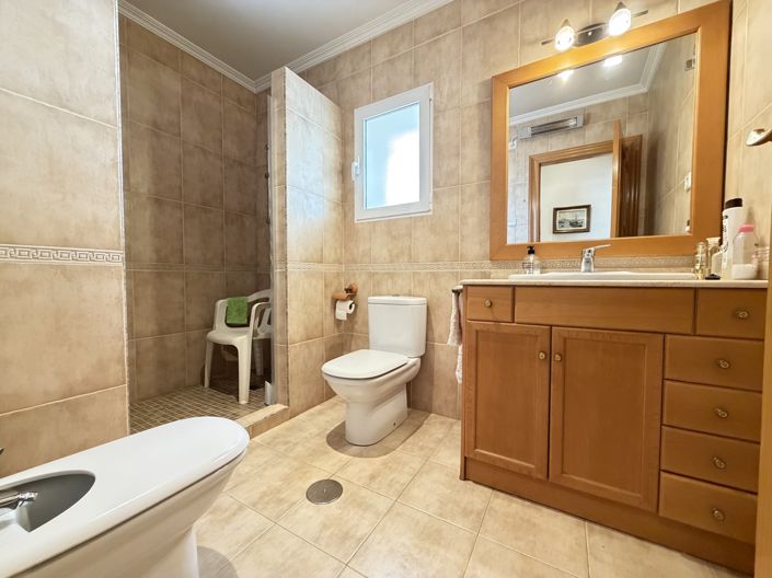 Image No.5-2 Bed Townhouse for sale