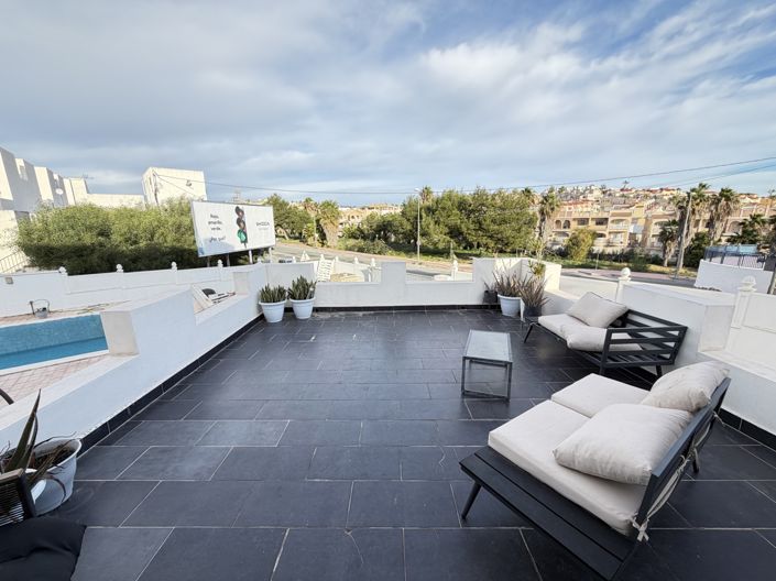 Image No.10-6 Bed Villa for sale