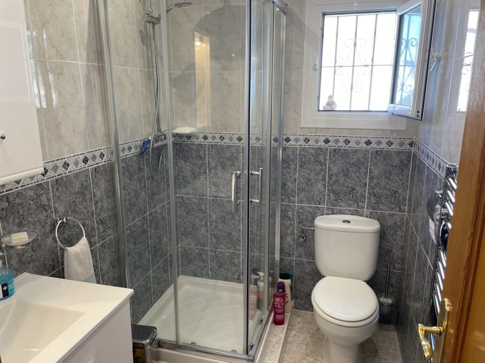 Image No.18-3 Bed Villa for sale