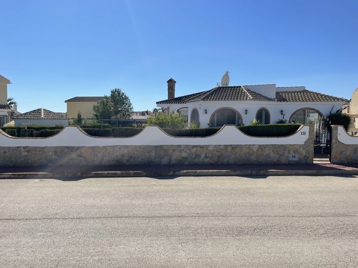 Image No.3-3 Bed Villa for sale