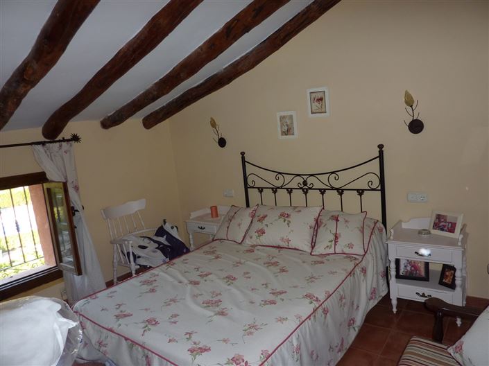 Image No.38-4 Bed Country House for sale