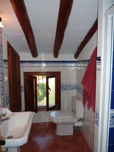 Image No.43-4 Bed Country House for sale