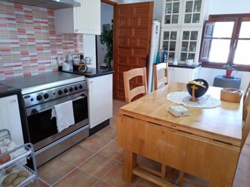 country-house-for-sale-in-seron-11