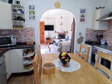 country-house-for-sale-in-seron-13