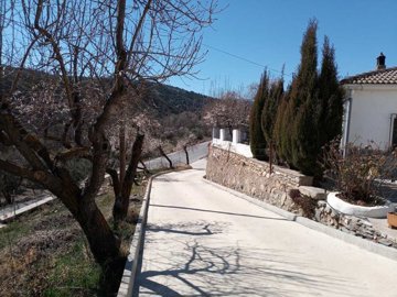 country-house-for-sale-in-seron-5