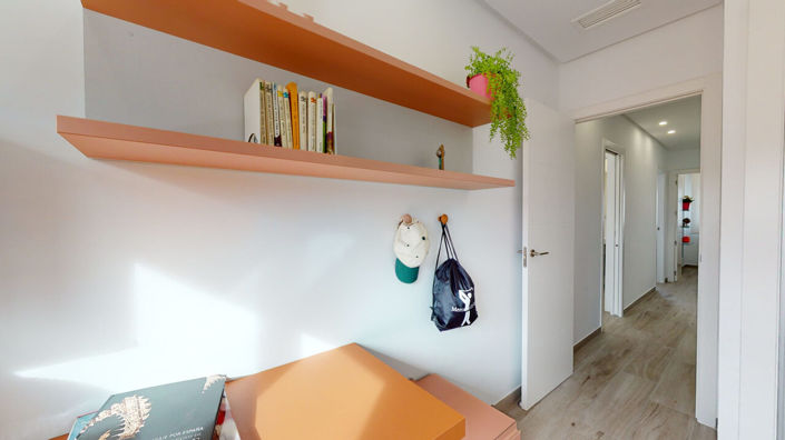 Image No.18-4 Bed Townhouse for sale