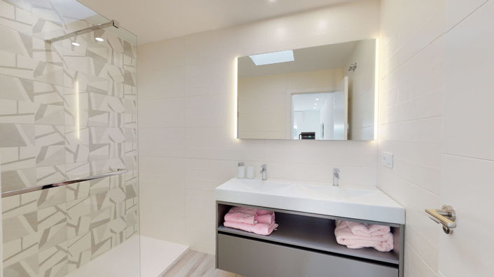 Image No.19-4 Bed Townhouse for sale