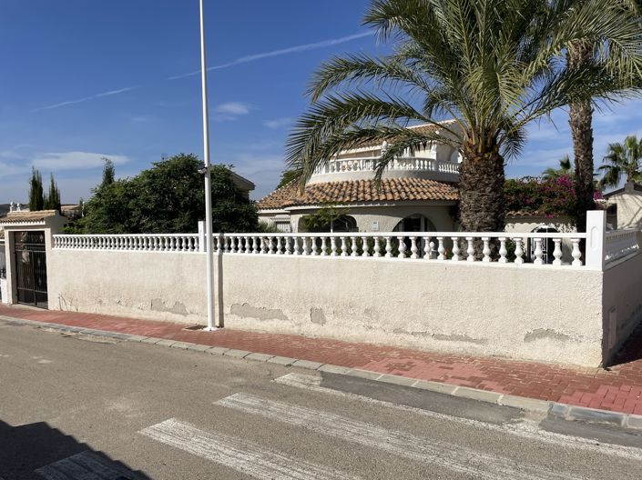 Image No.25-3 Bed Villa for sale