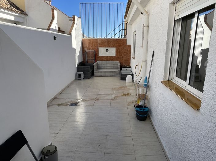 Image No.16-2 Bed Property for sale