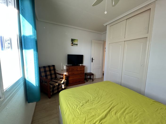 Image No.17-2 Bed Property for sale