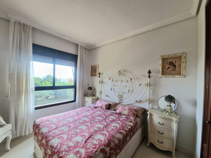 Image No.10-1 Bed Apartment for sale