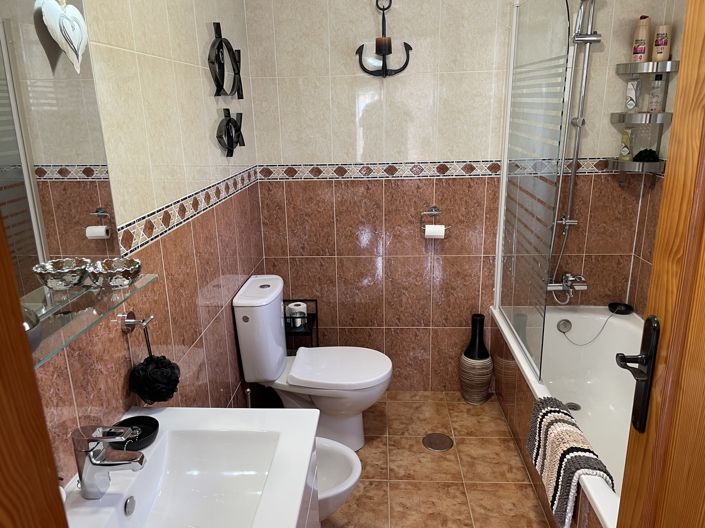 Image No.18-2 Bed Villa for sale
