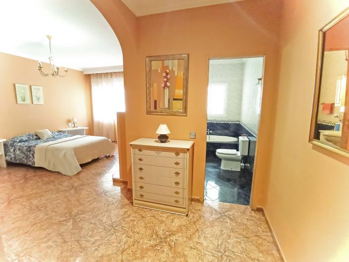 Image No.14-3 Bed Villa for sale